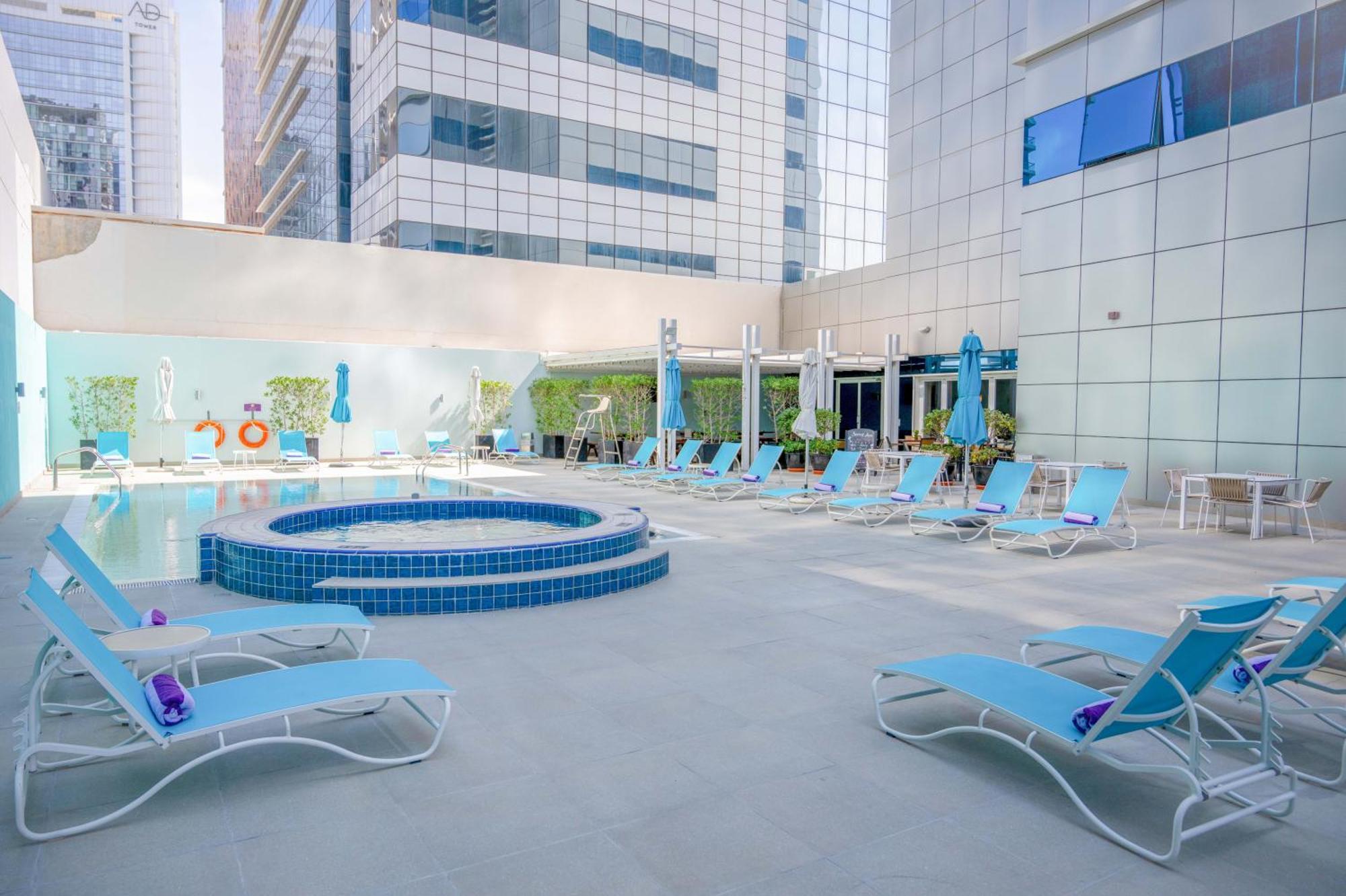 Premier Inn Abu Dhabi Capital Centre Exterior foto